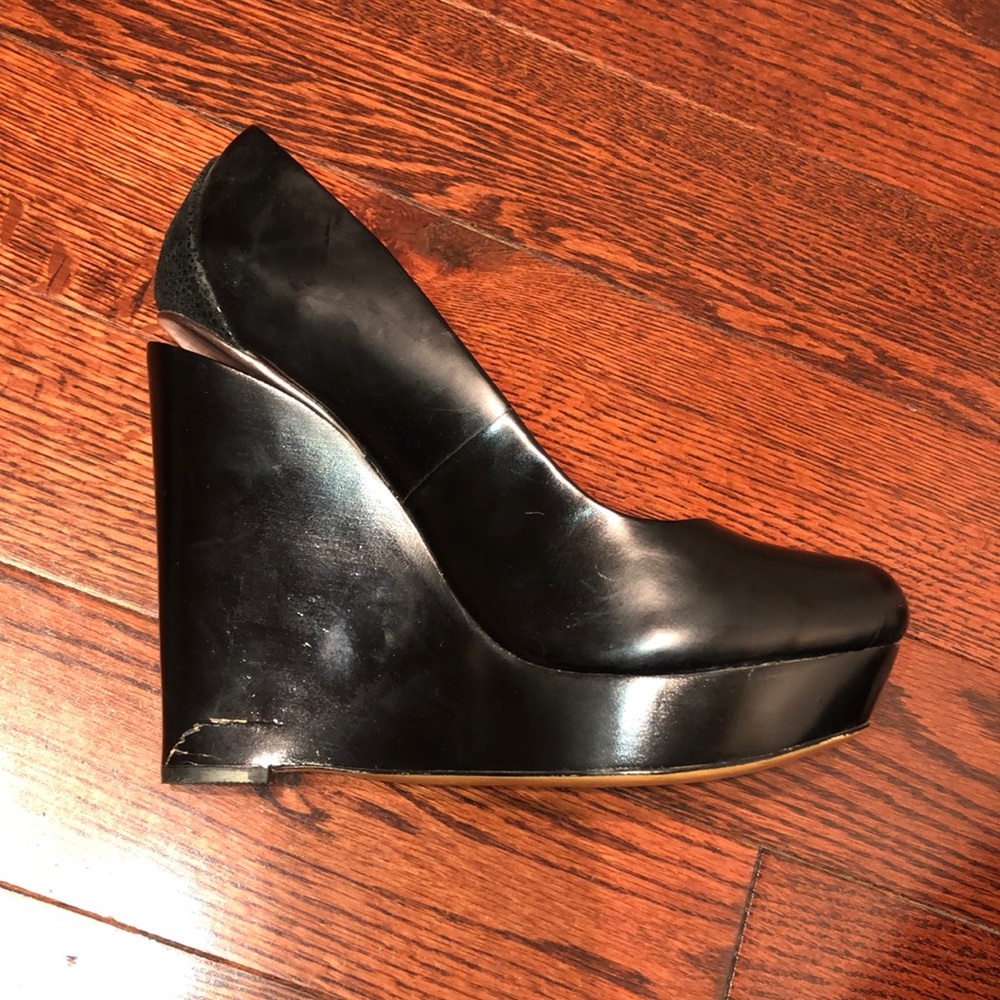 Badgley Mischka Black Wedge Pump - Picture 6 of 6